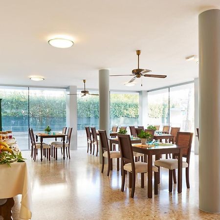 G/Hotel Lignano リニャーノ・サッビアドーロ エクステリア 写真