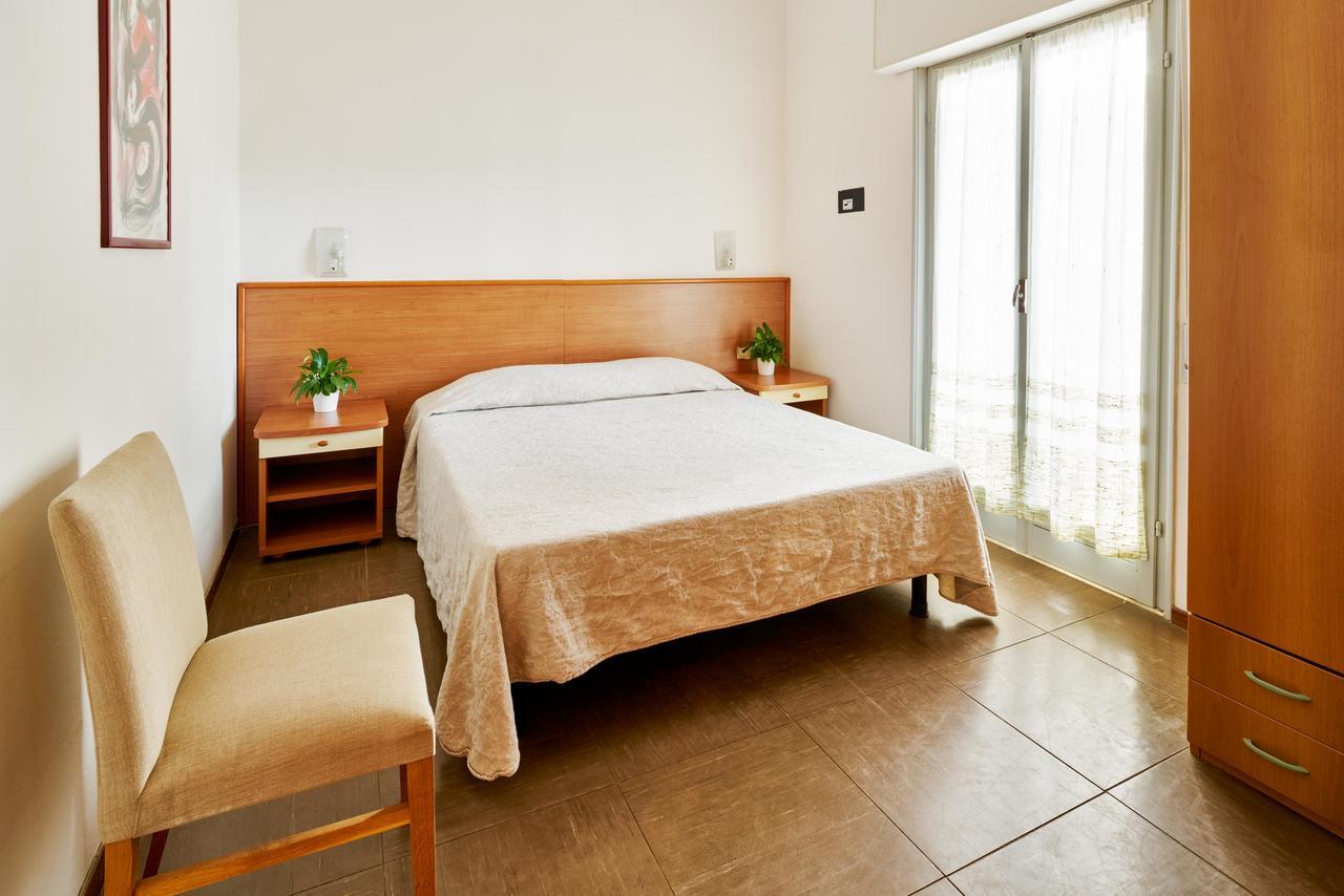 G/Hotel Lignano リニャーノ・サッビアドーロ エクステリア 写真