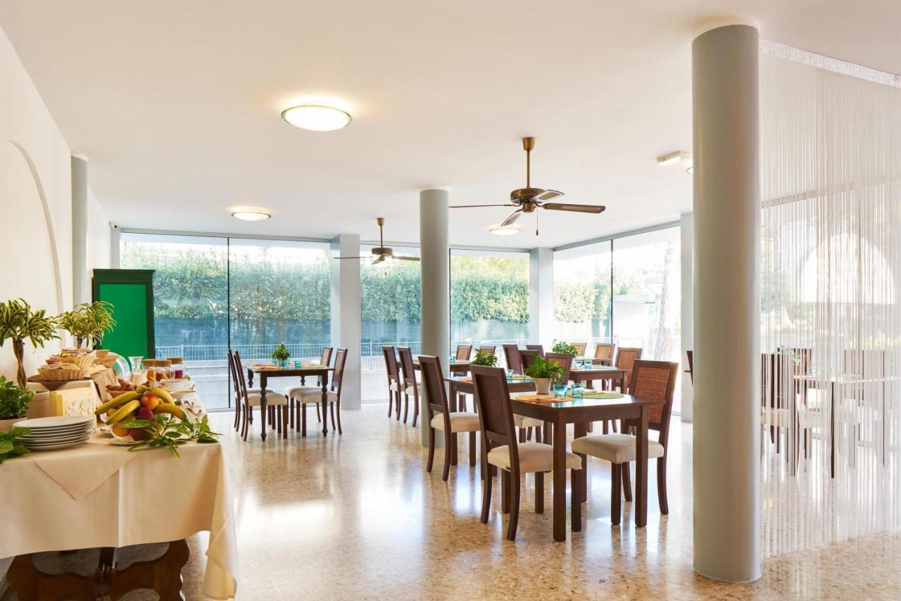 G/Hotel Lignano リニャーノ・サッビアドーロ エクステリア 写真